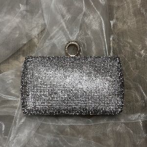 Impressive crystal rhinestone evening clutch